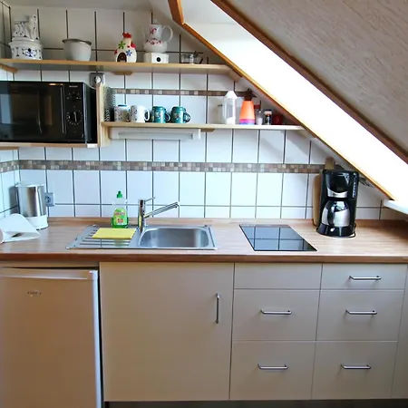 Lachmoewe Apartman *